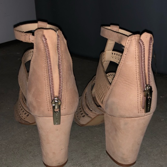 Vince Camuto women’s open toe booties - Picture 3 of 4